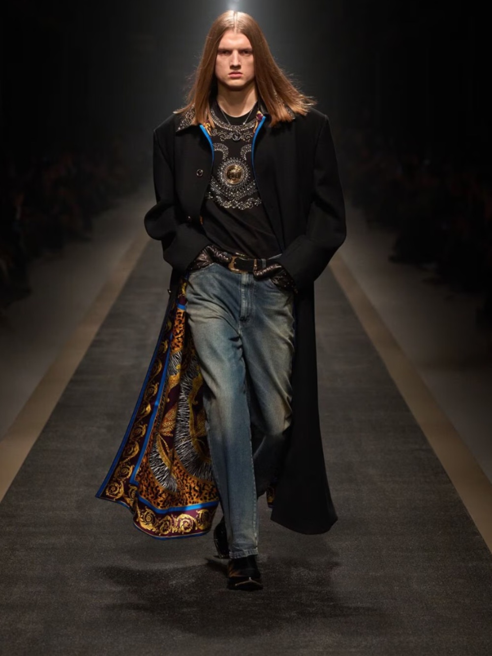 $1325 AUTHENTIC Runway new VERSACE Straight-Fit Jeans size 32 made in Japan